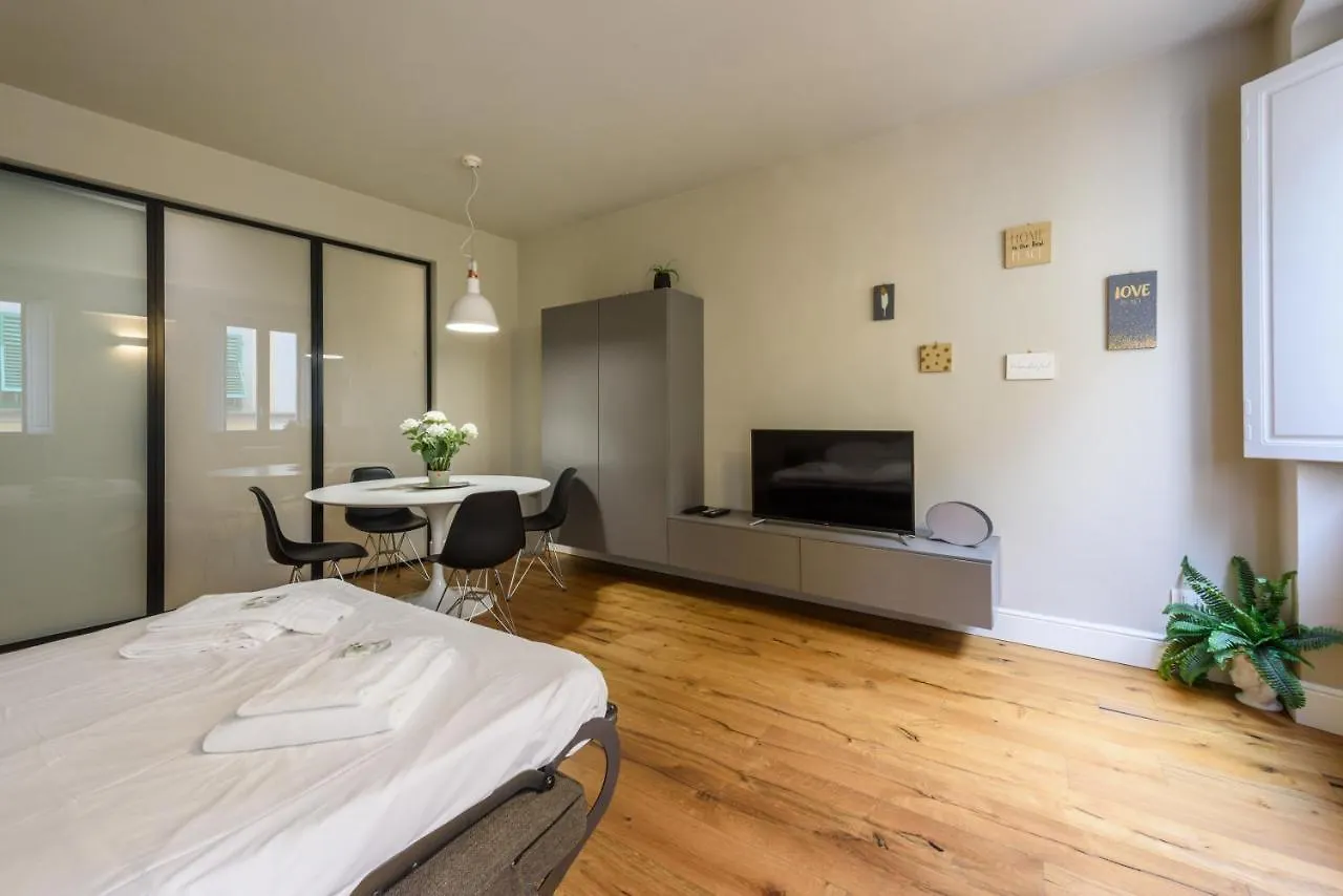 Apartament Dimora Santa Croce By Mmega Florencja 0*,